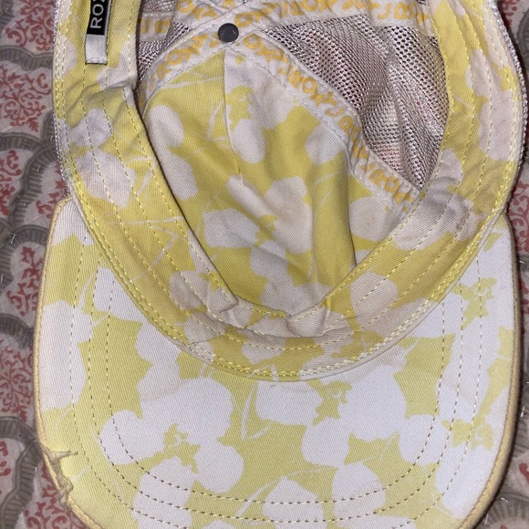 Vintage Roxy cap - Picture 2 of 2